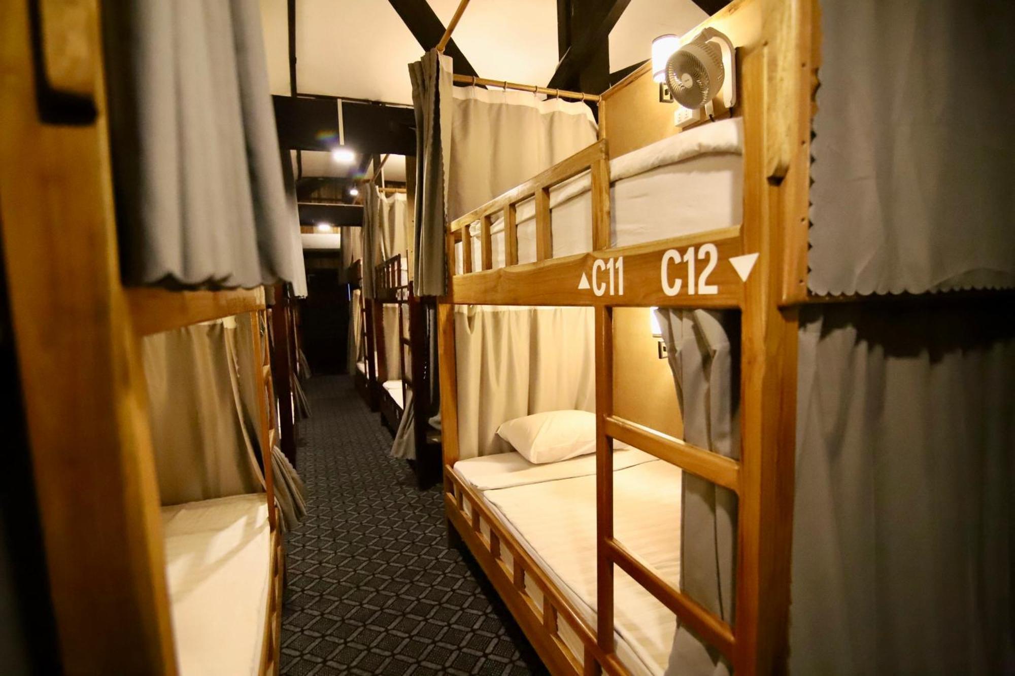 Chanthavong Hostel Луанг Прабанг Екстериор снимка