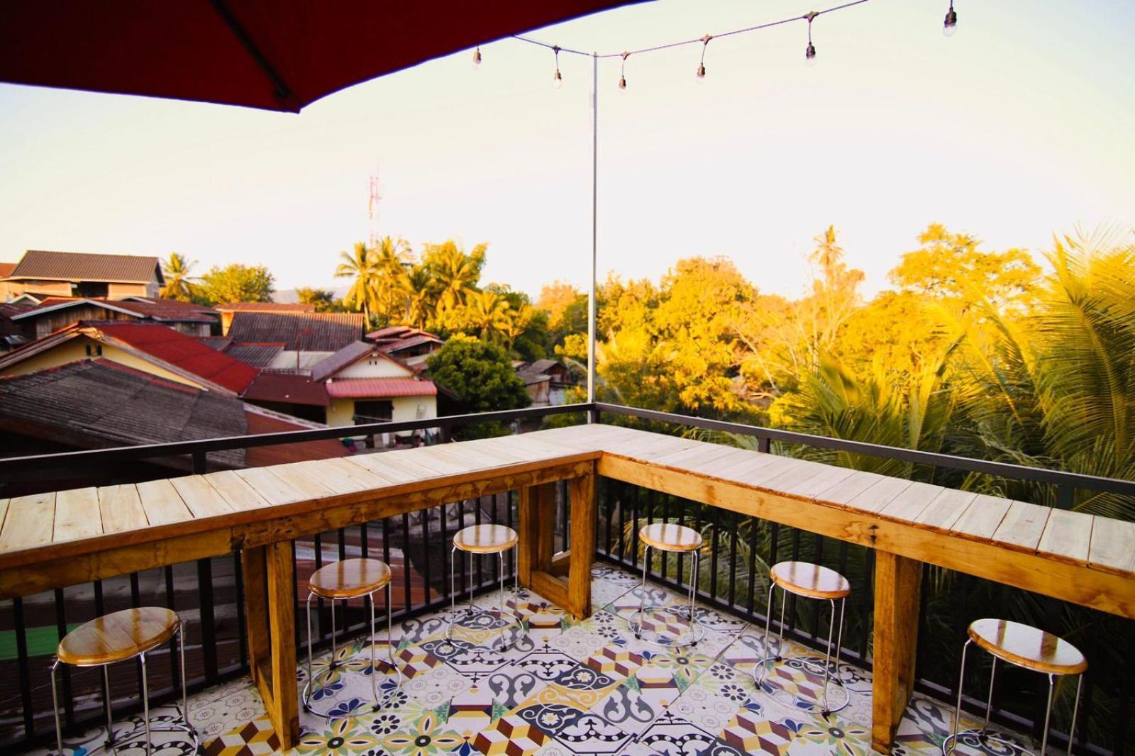 Chanthavong Hostel Луанг Прабанг Екстериор снимка
