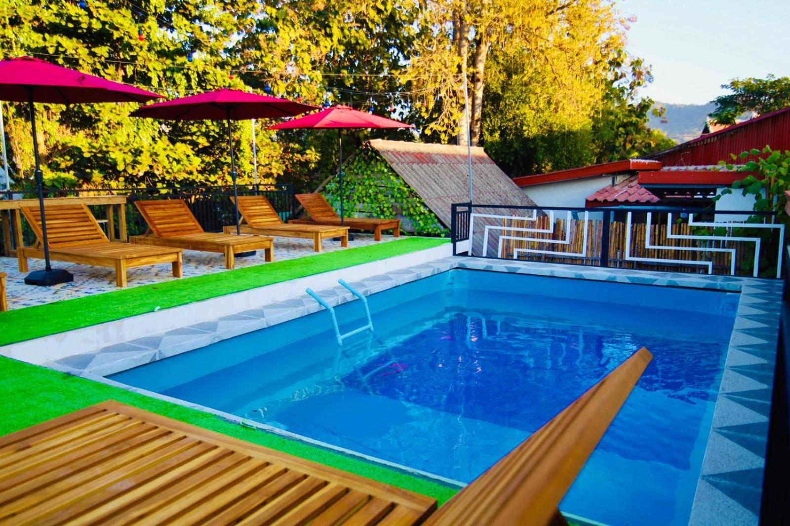 Chanthavong Hostel Луанг Прабанг Екстериор снимка