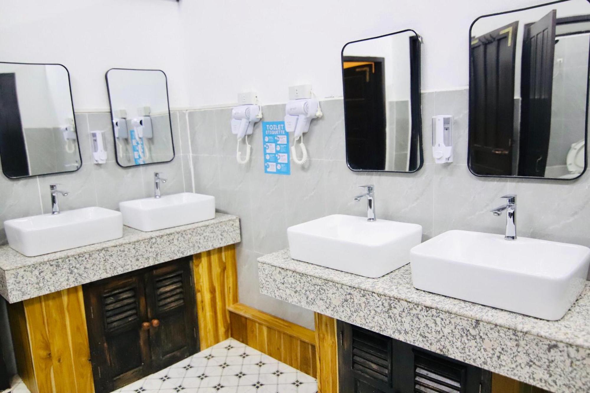 Chanthavong Hostel Луанг Прабанг Екстериор снимка