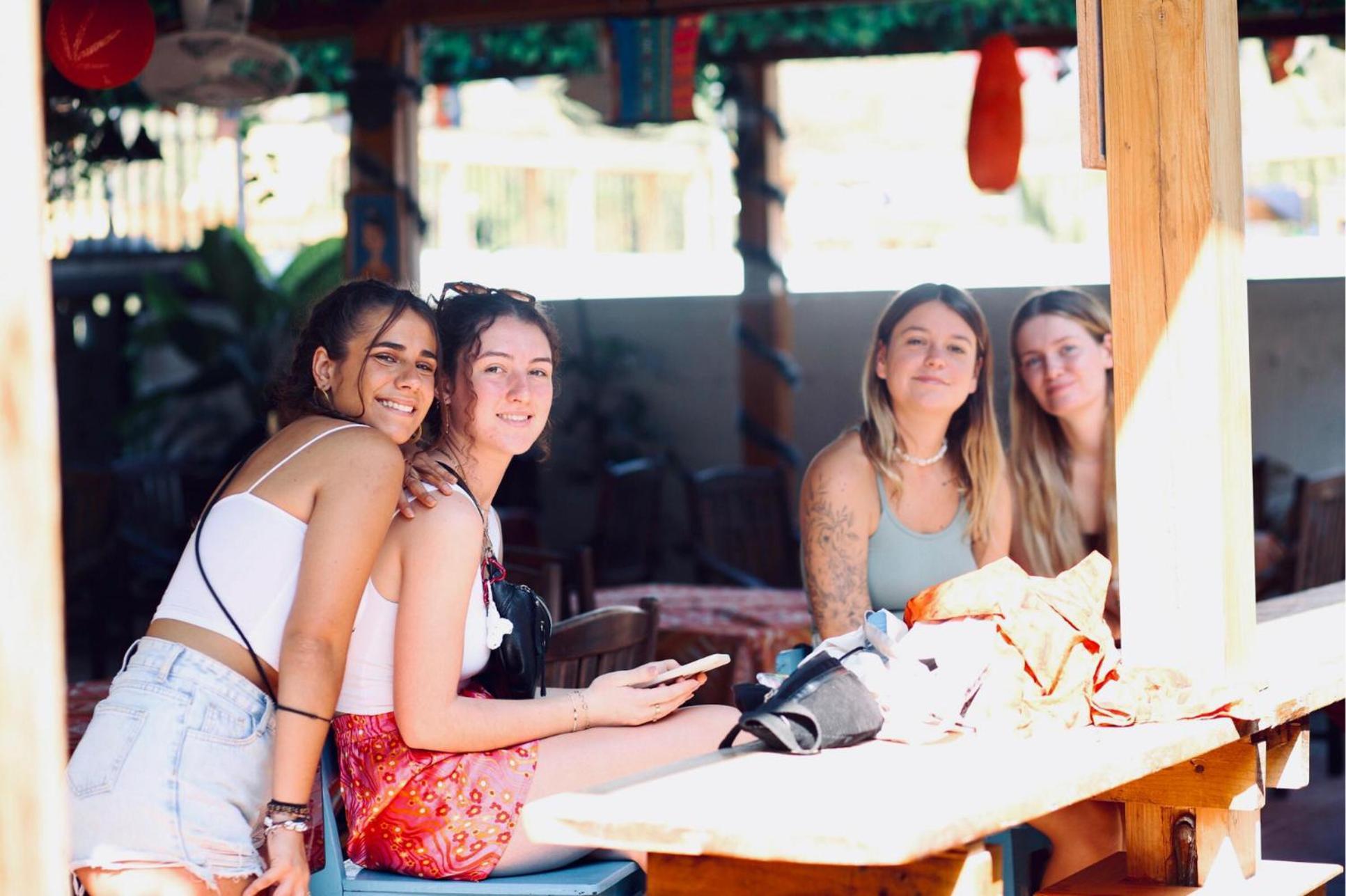 Chanthavong Hostel Луанг Прабанг Екстериор снимка